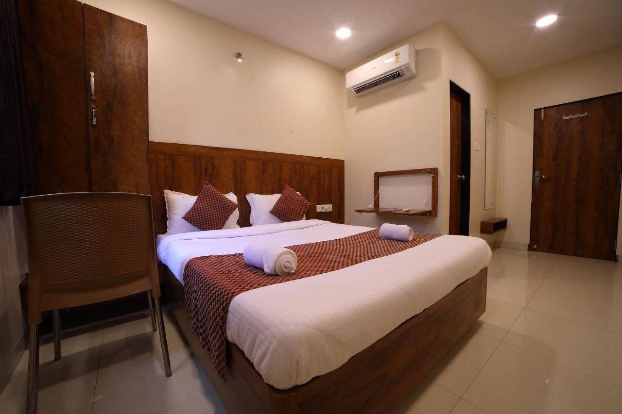 Oyo 8757 Prakash Inn Mumbai Exterior foto